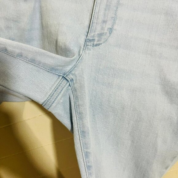 J. Jill Denim Light Wash Authentic Fit Cropped Jeans SZ 6 Cotton Tencel Lyocell - Picture 3 of 9